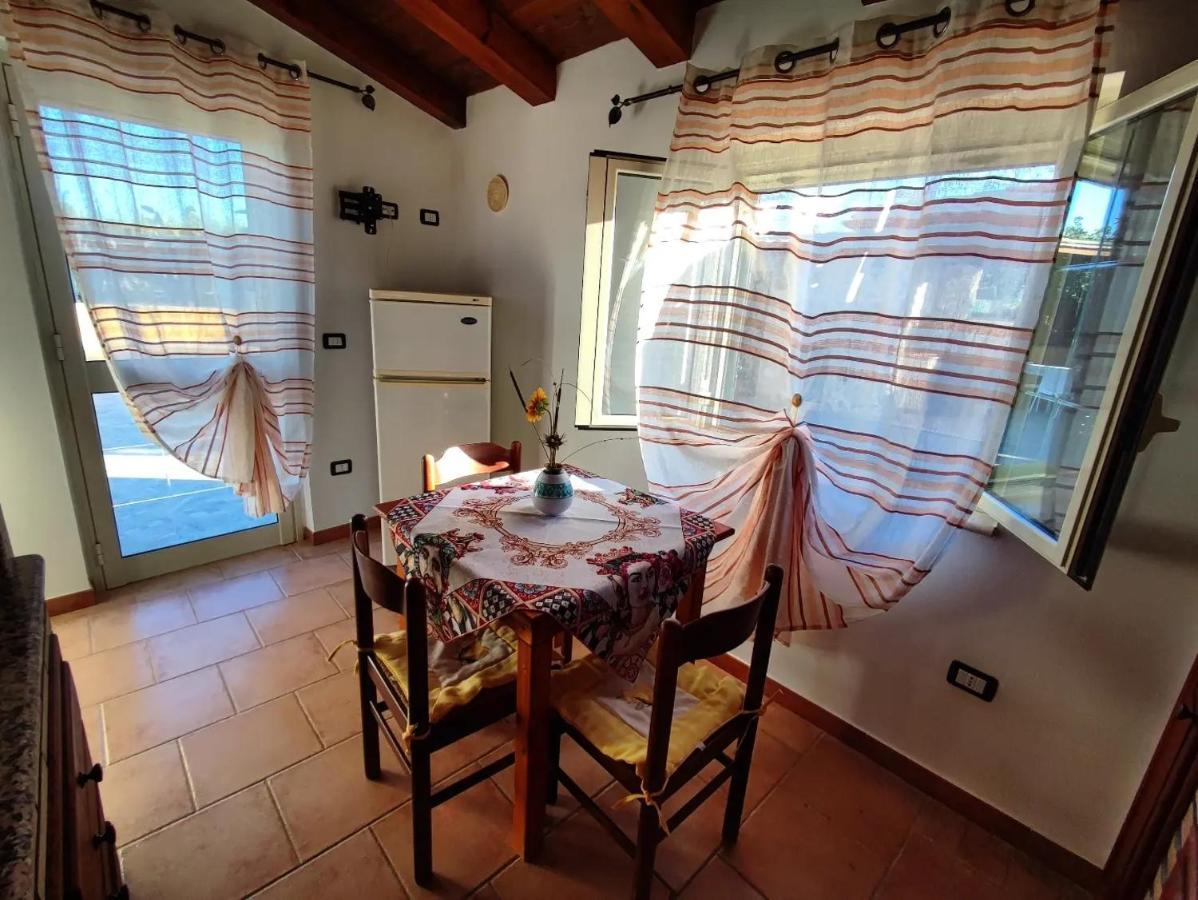 モンタッレグロ Il Casale Di Bovo Marinaヴィラ エクステリア 写真
